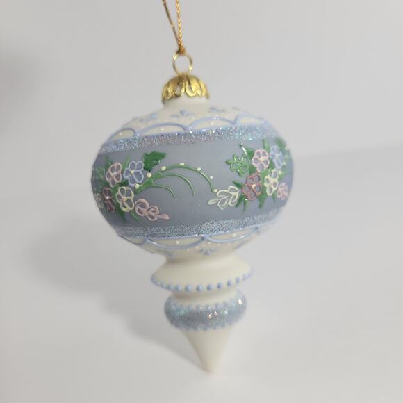 Vintage Rhyn Rivet Ivory White and Blue Porcelain Victorian Christmas Ornament - Picture 2 of 5